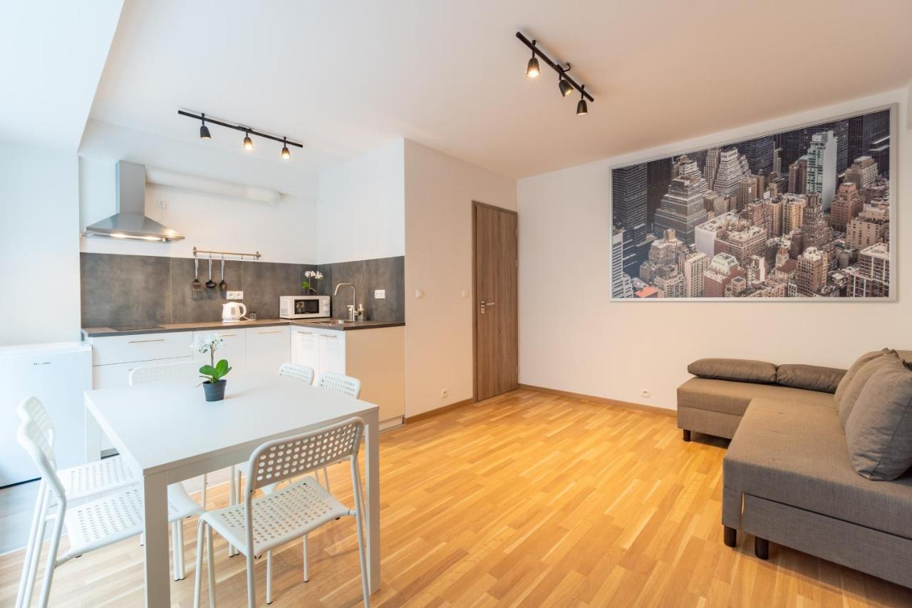Brand New Two Room Apartment #26 With Free Secure Parking Close To Center Prague Luaran gambar