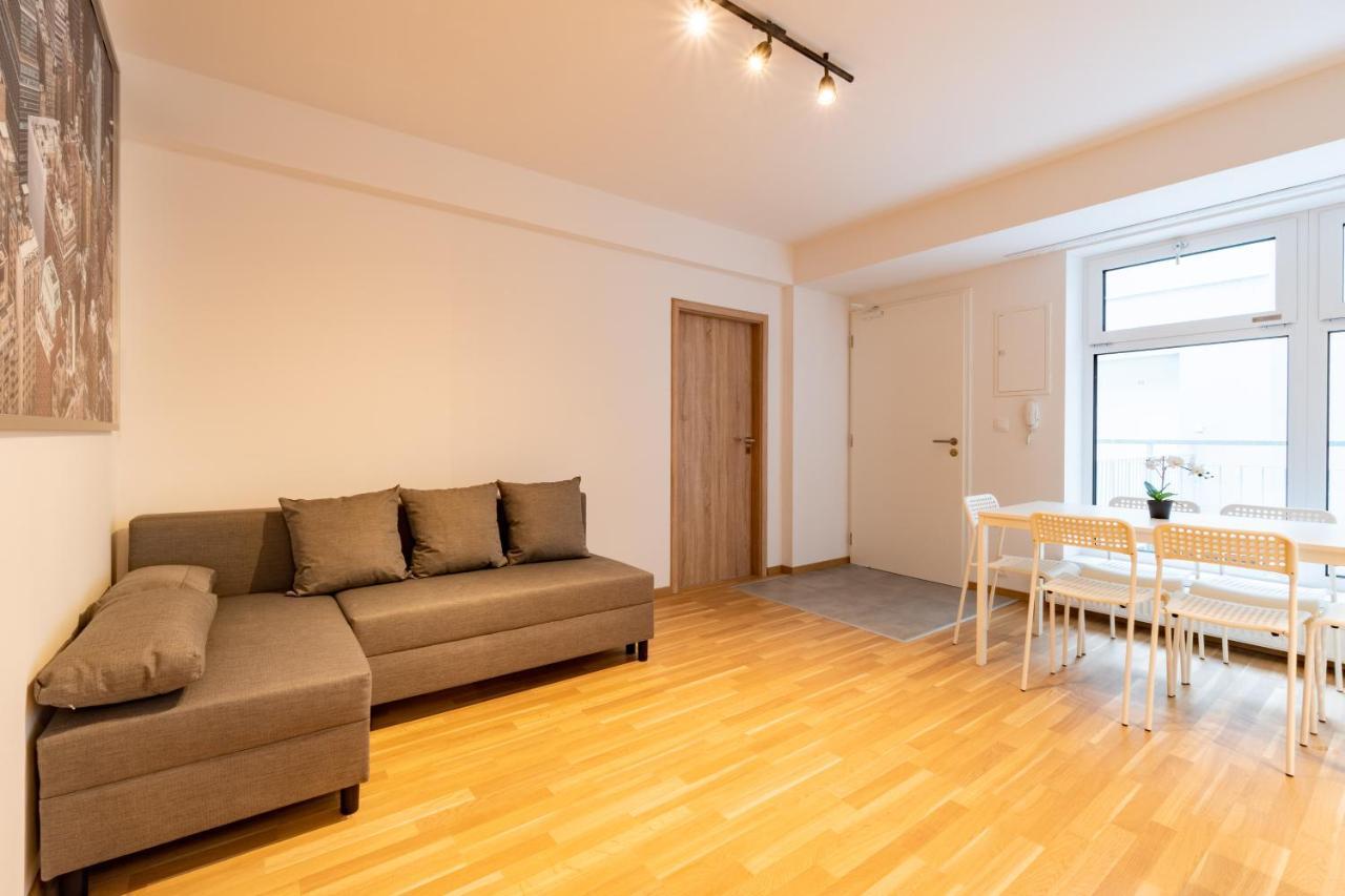 Brand New Two Room Apartment #26 With Free Secure Parking Close To Center Prague Luaran gambar