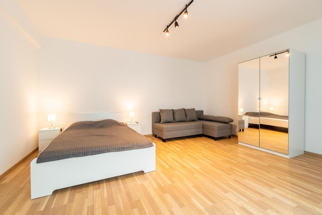Brand New Two Room Apartment #26 With Free Secure Parking Close To Center Prague Luaran gambar