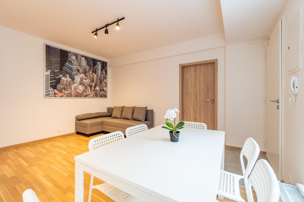 Brand New Two Room Apartment #26 With Free Secure Parking Close To Center Prague Luaran gambar