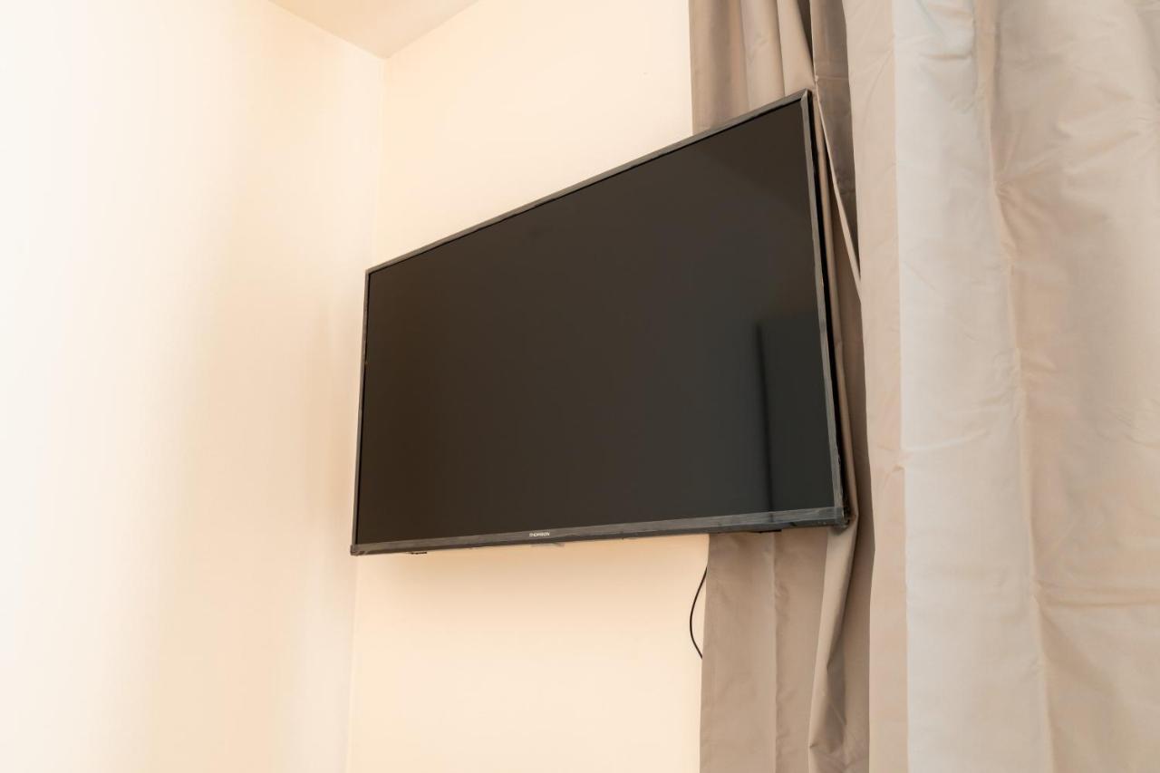 Brand New Two Room Apartment #26 With Free Secure Parking Close To Center Prague Luaran gambar